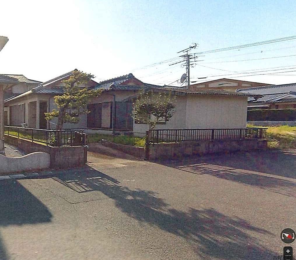 利便性最高地　・小学校まで２００ｍ　　・日向新富駅　９００ｍ　　・バス停　富田八幡前　450ｍ
