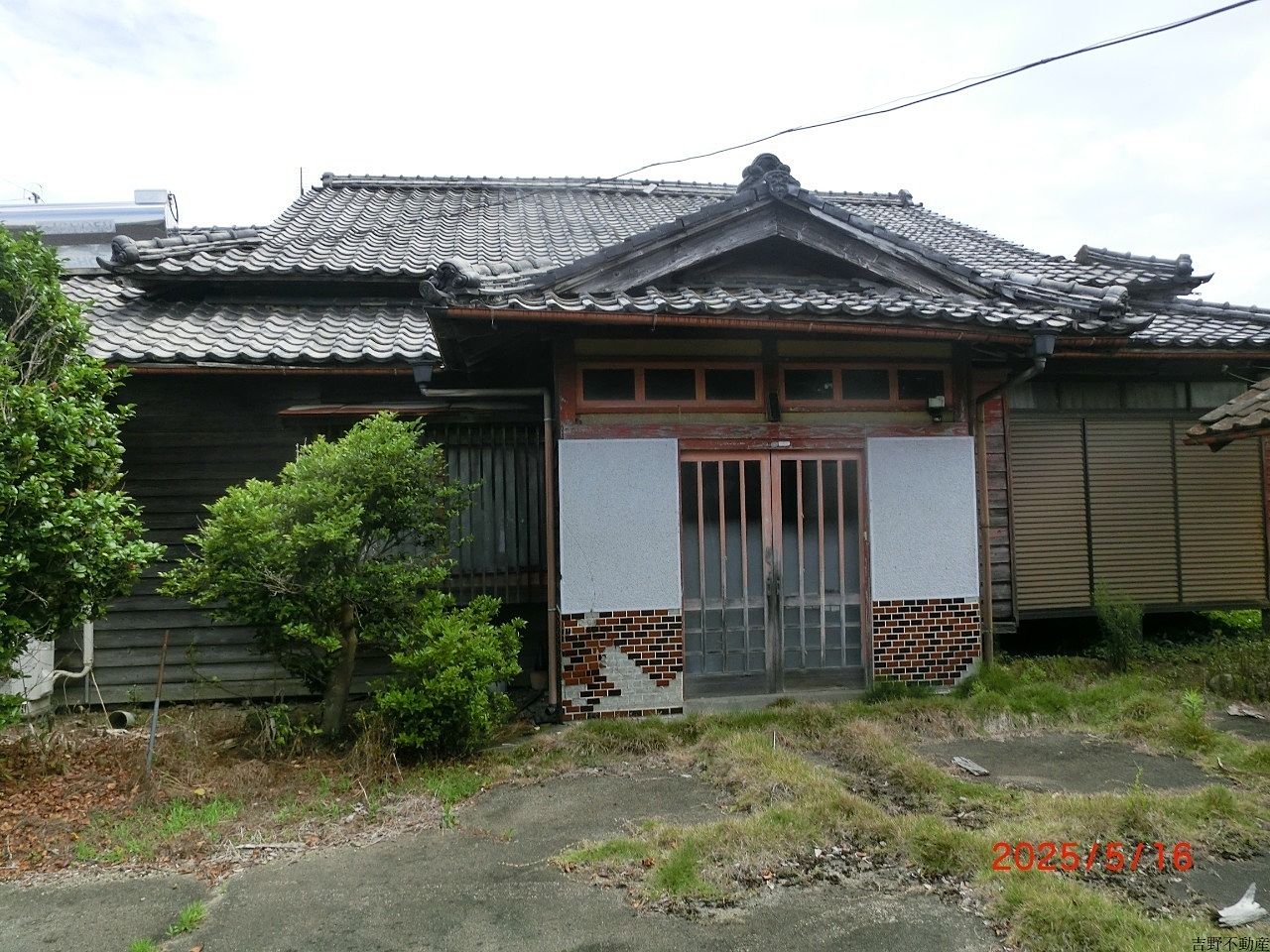 
現況渡しです。農家村落